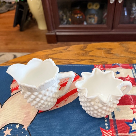 8 Pieces of Vintage White Milk Glass. - Picture 8 of 8